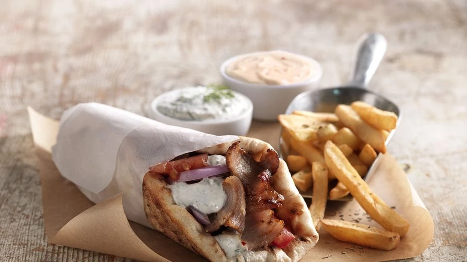 Σοκ στο Ηράκλειο: Το σουβλάκι έστειλε στην… Εντατική 28χρονο